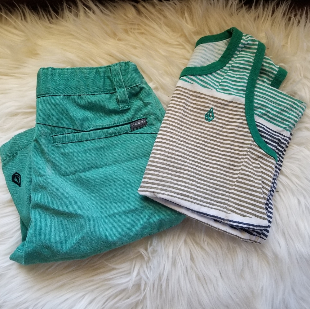 Volcom outfit size 7
